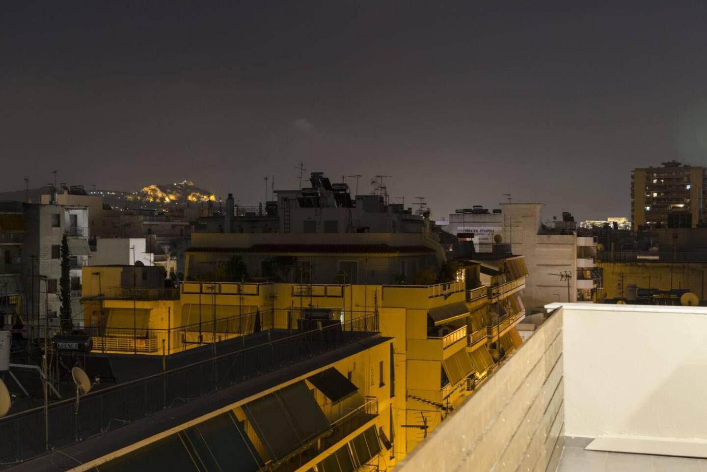 Ma Maison Nο 1, Penthouse, Acropolis And Lycabettus View, Ultra High Speed Internet 300 Mbps, 15' To Acropolis By Metro, 1' From Metro Station アテネ エクステリア 写真