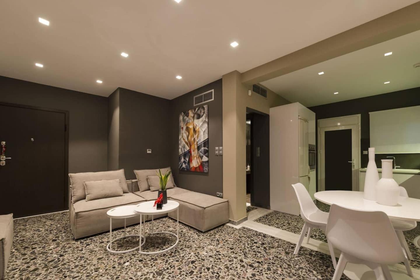 Ma Maison Nο 1, Penthouse, Acropolis And Lycabettus View, Ultra High Speed Internet 300 Mbps, 15' To Acropolis By Metro, 1' From Metro Station アテネ エクステリア 写真